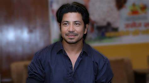 प्रकाश सपुत र उनका भाइहरूबीच परिवार, करिअर, र विवादबारे कुराकानी