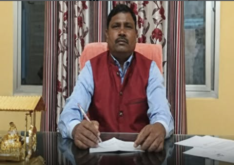 रंगेलीका वडाध्यक्ष र वडासदस्य पक्राउ