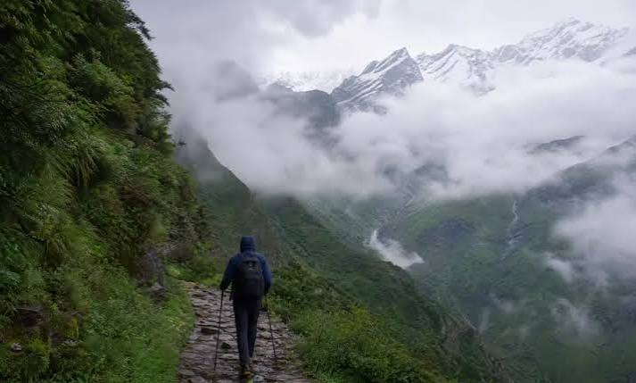 पर्यटन बोर्डको चेतावनी : भारी वर्षाको सम्भावना, ट्रेकिङ सतर्क रहन आग्रह